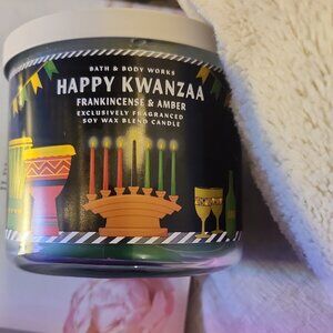 COPY - Bath & Body Works Frankincense & Amber - 3 wick candle exclusive